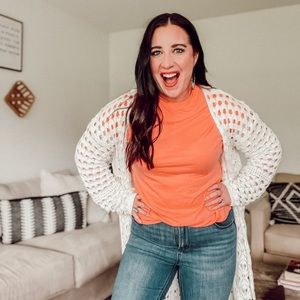 Meet your Posher, Laura